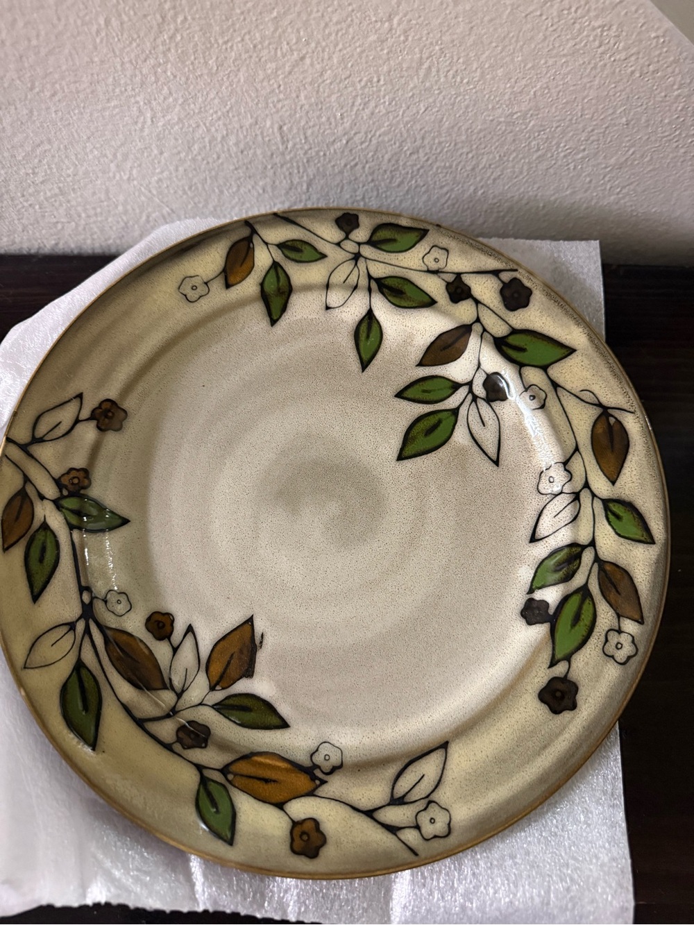 Mikasa Botanical Leaf Ceramic Dinner Plate in Cream, Green and Brown